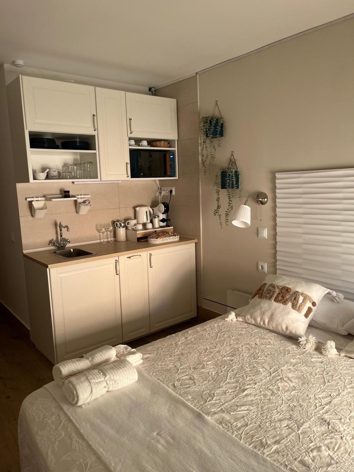 Garden House Madrid Hotel Ngoại thất bức ảnh